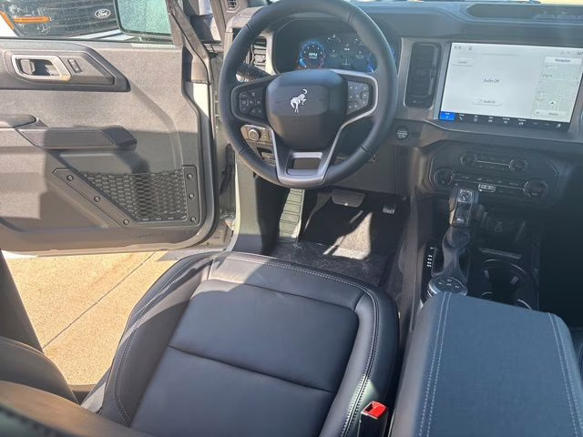 2026 Avalanche Gray Ford Bronco Outer Banks 4X4 SUV