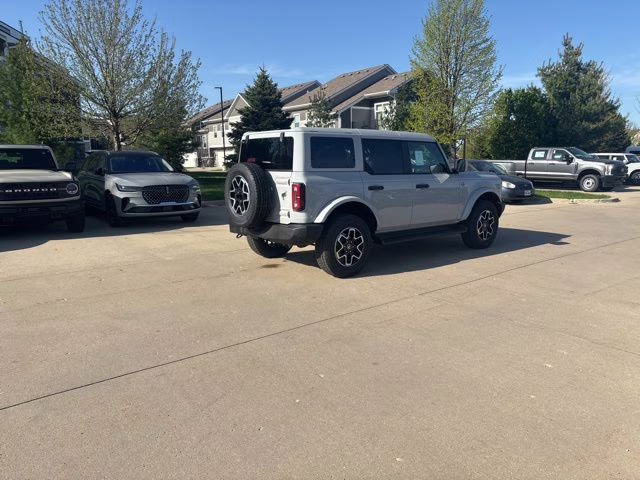 2026 Avalanche Gray Ford Bronco Outer Banks 4X4 SUV