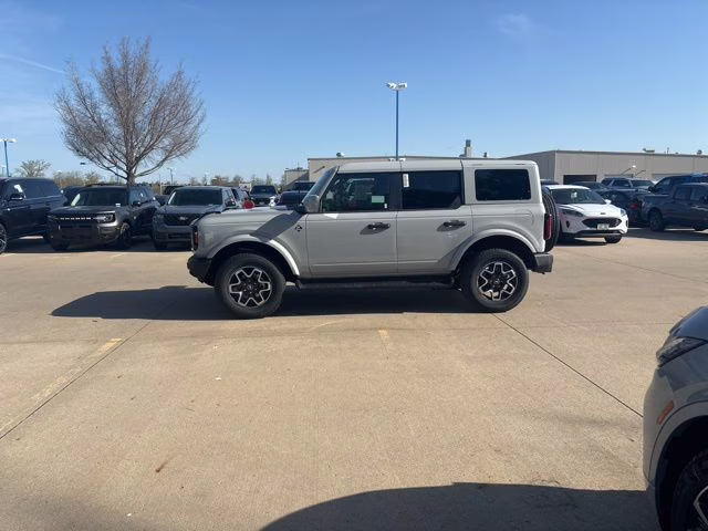 2026 Avalanche Gray Ford Bronco Outer Banks 4X4 SUV