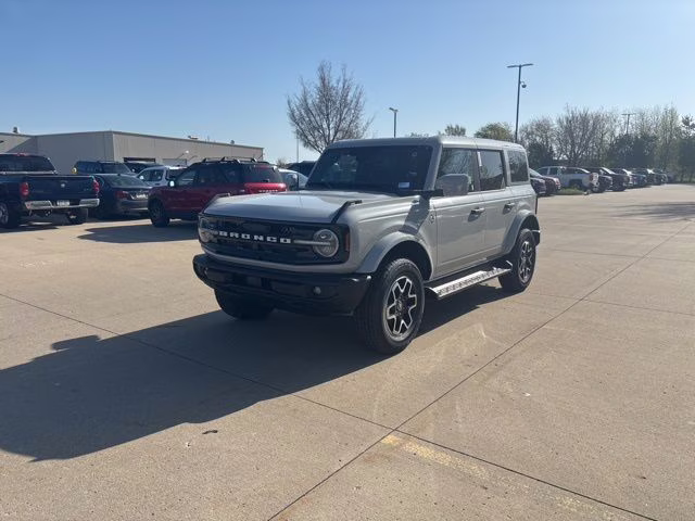 2026 Avalanche Gray Ford Bronco Outer Banks 4X4 SUV