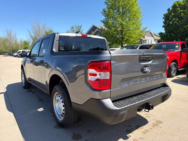 2026 Carbonized Gray Metallic Ford Maverick XL FWD Truck