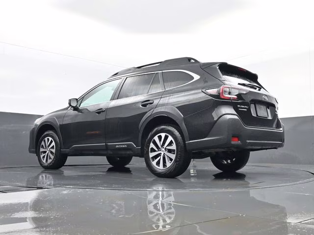 2025 Crystal Black Silica Subaru Outback Premium AWD SUV