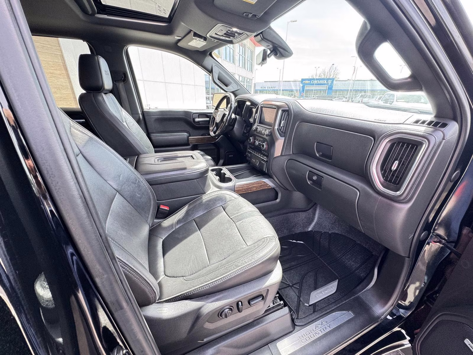 2019 Black Chevrolet Silverado 1500 High Country 4X4 Truck