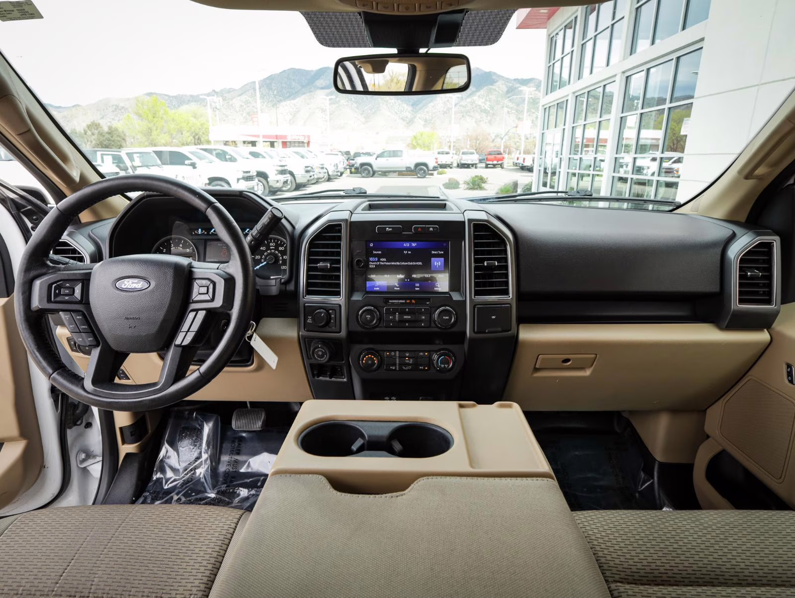 2019 Oxford White Ford F-150 XLT 4X4 Truck