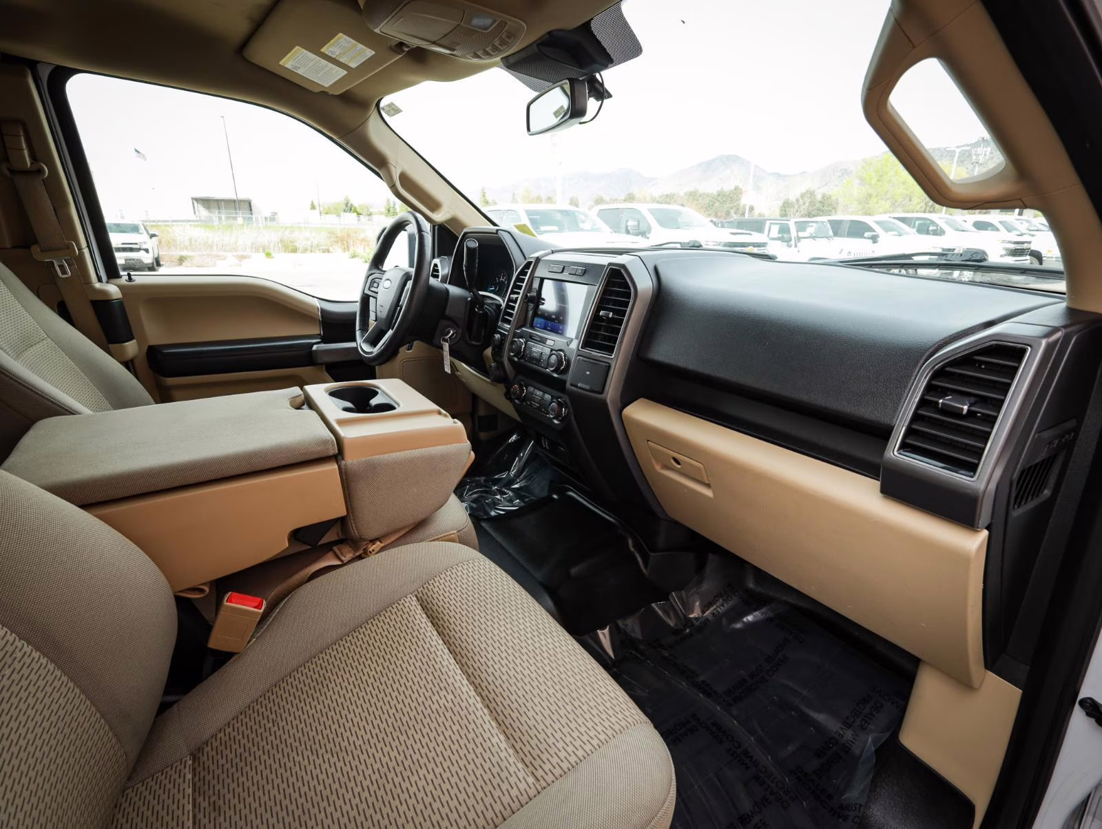 2019 Oxford White Ford F-150 XLT 4X4 Truck