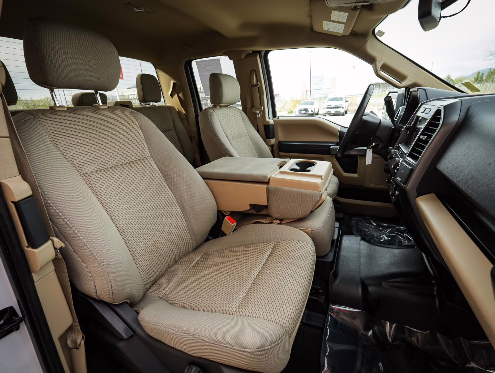 2019 Oxford White Ford F-150 XLT 4X4 Truck