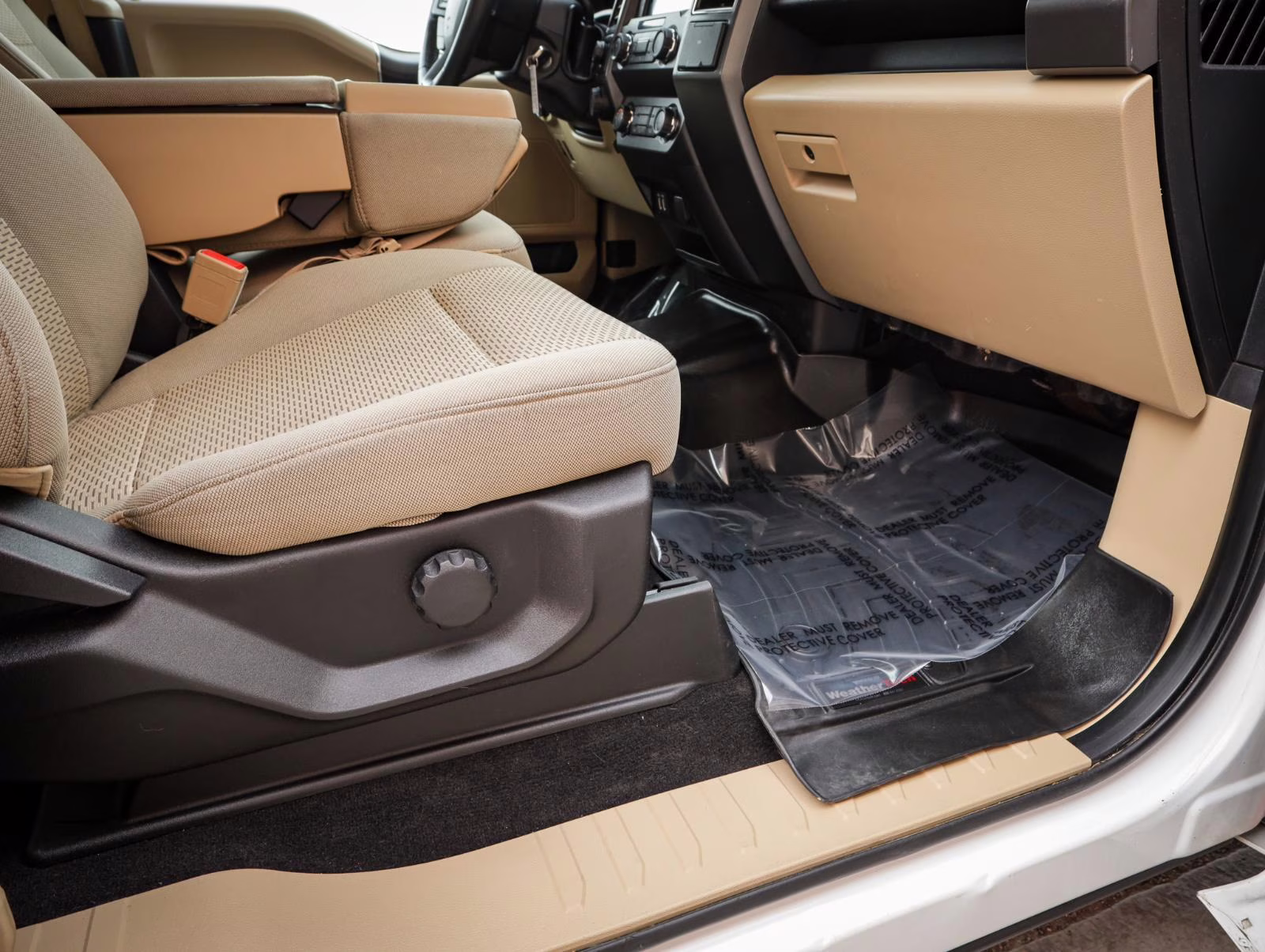 2019 Oxford White Ford F-150 XLT 4X4 Truck