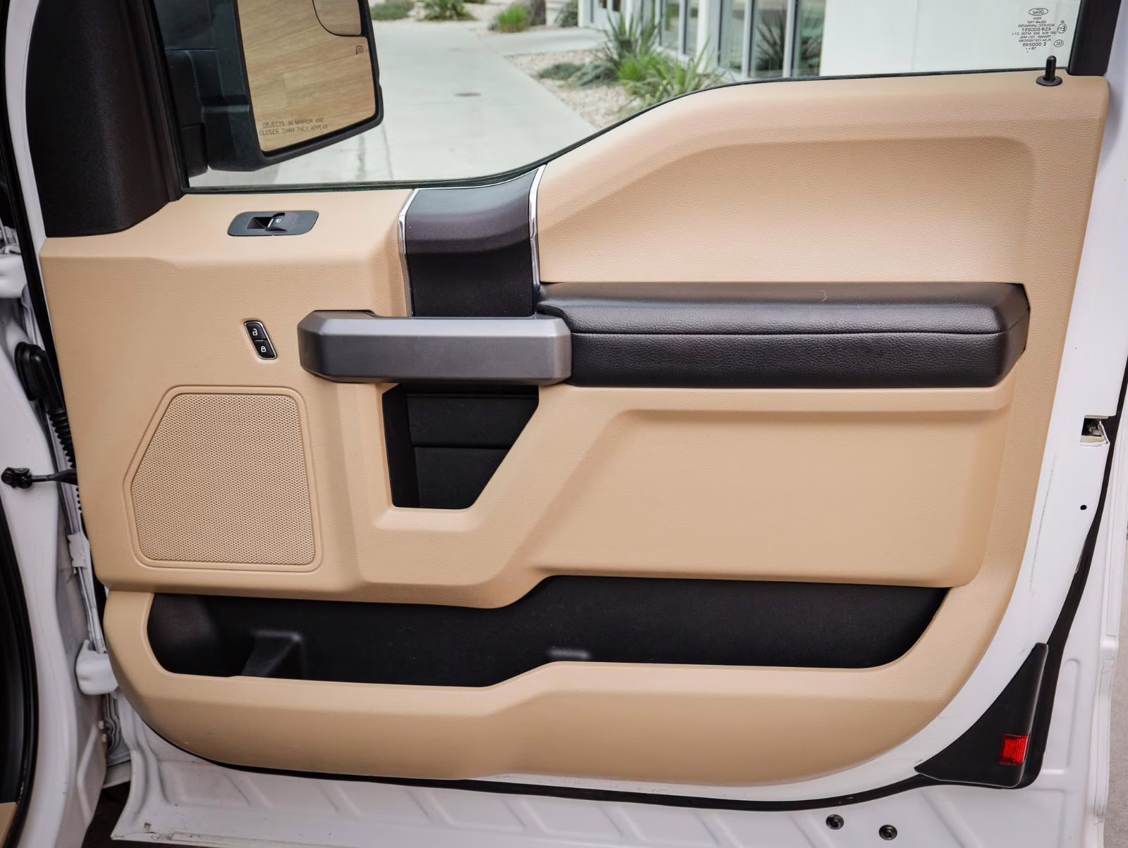 2019 Oxford White Ford F-150 XLT 4X4 Truck