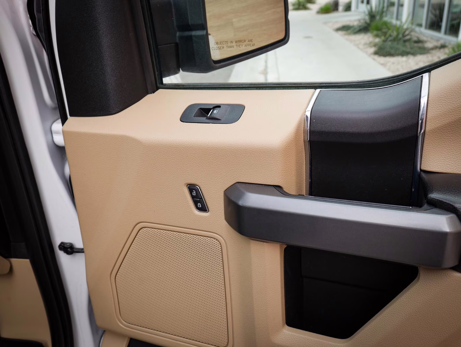 2019 Oxford White Ford F-150 XLT 4X4 Truck