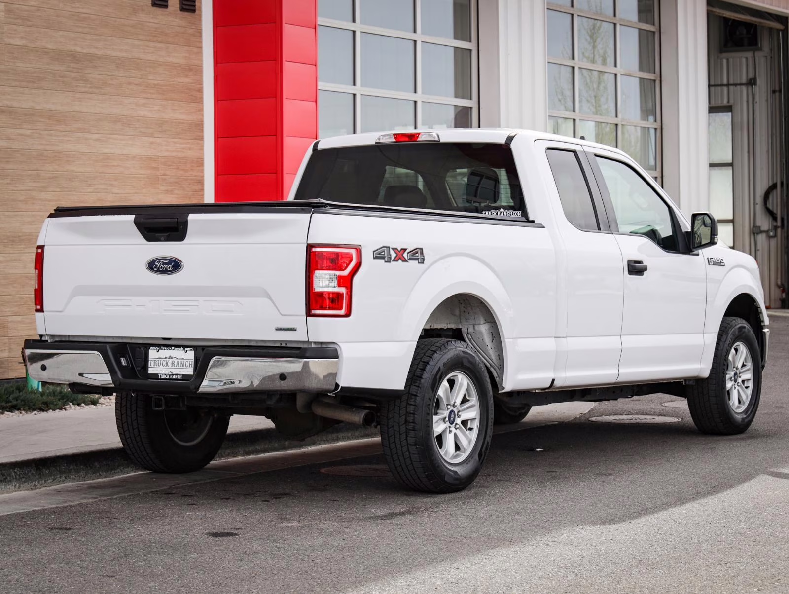2019 Oxford White Ford F-150 XLT 4X4 Truck