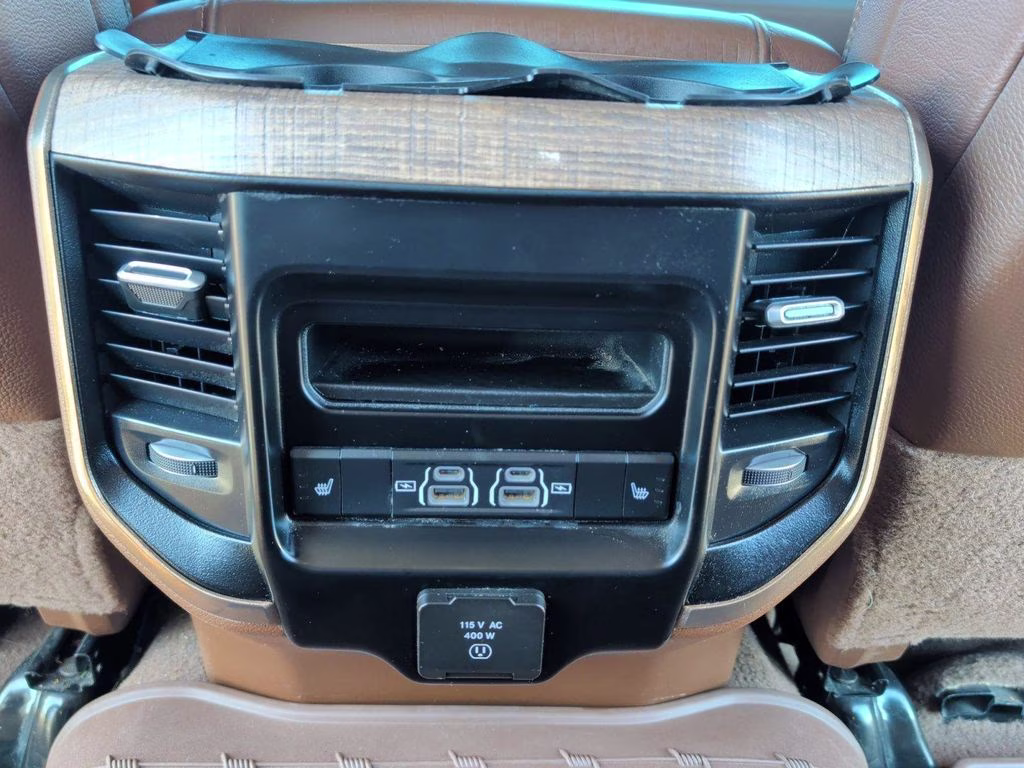 2024 Diamond Black Crystal Pearlcoat Ram 3500 Limited Longhorn 4X4 Truck