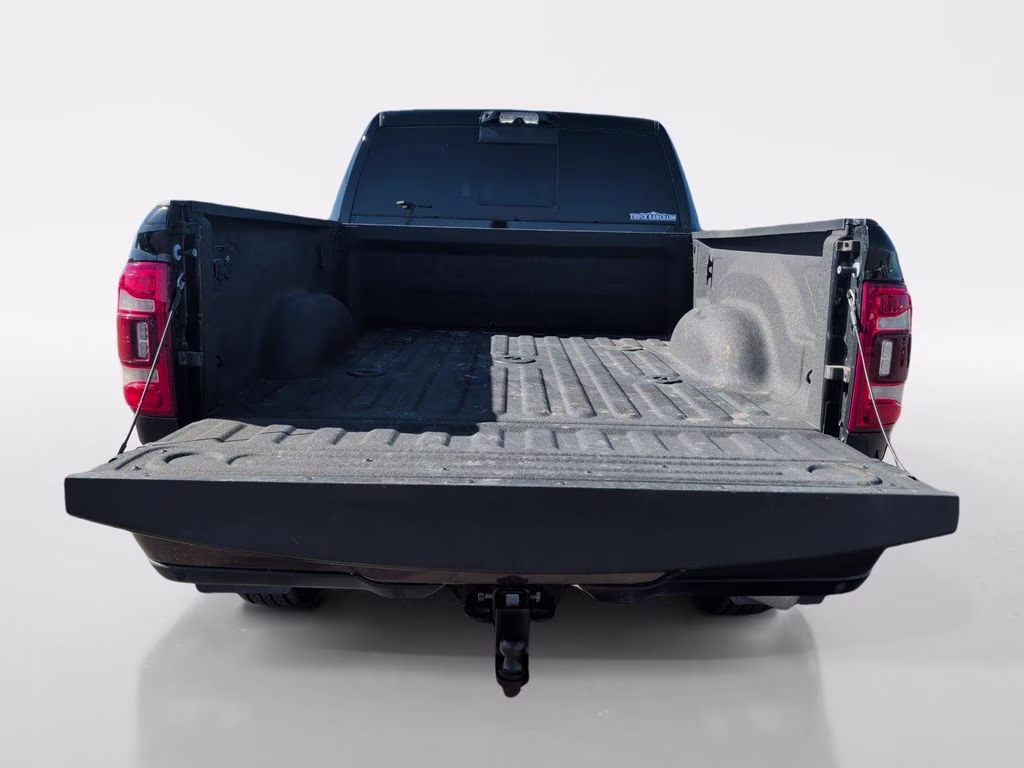 2024 Diamond Black Crystal Pearlcoat Ram 3500 Limited Longhorn 4X4 Truck