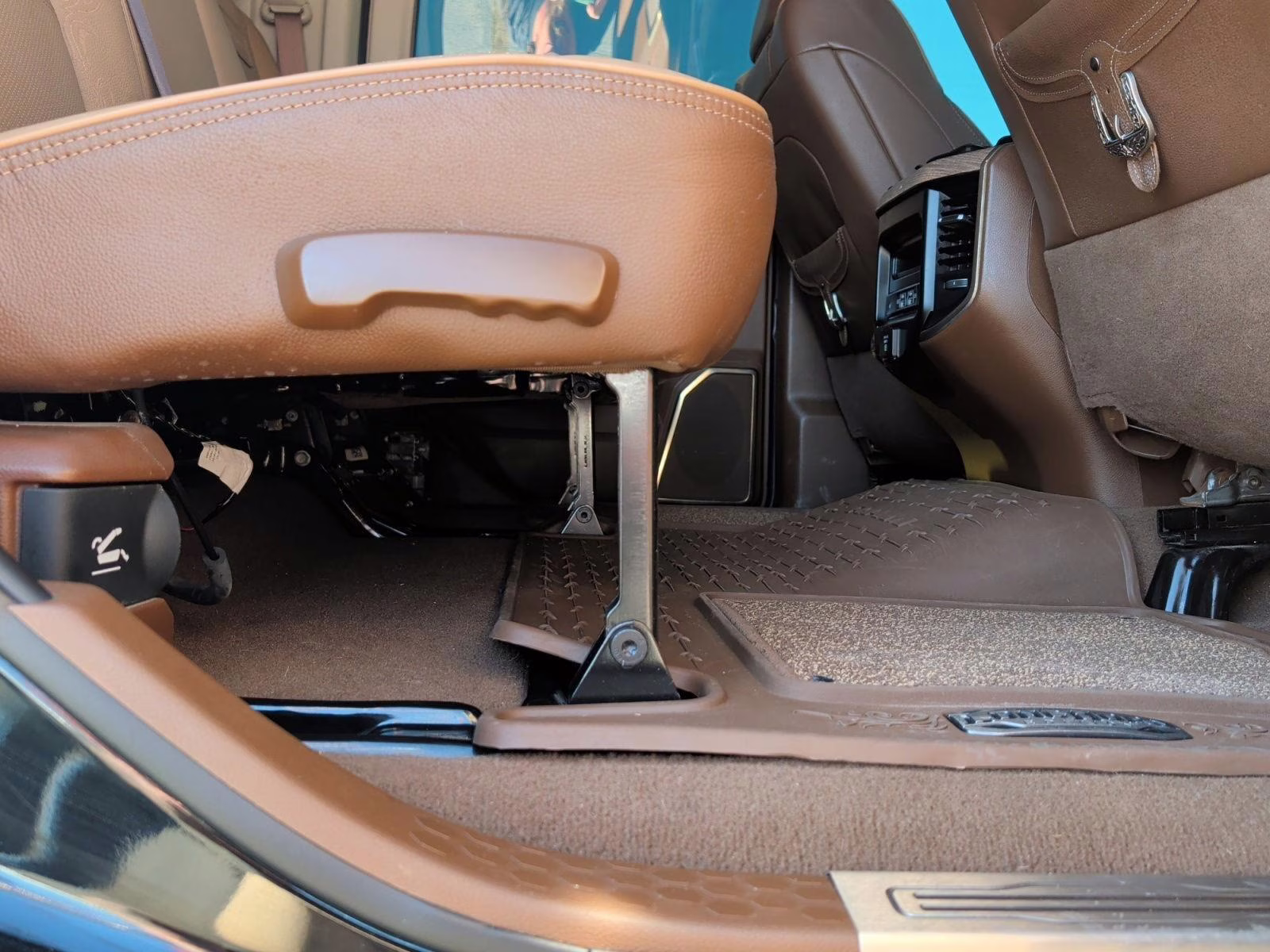 2024 Diamond Black Crystal Pearlcoat Ram 3500 Longhorn 4X4 Truck