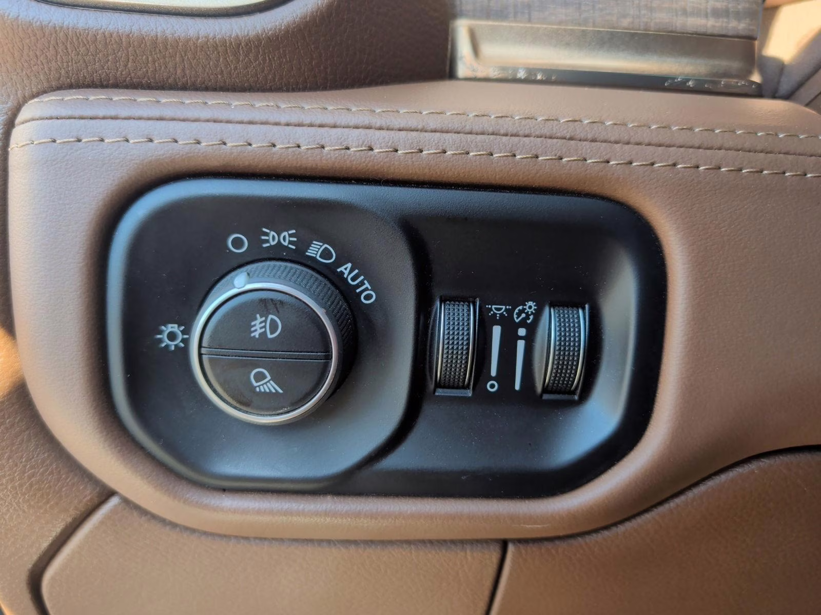 2024 Diamond Black Crystal Pearlcoat Ram 3500 Longhorn 4X4 Truck