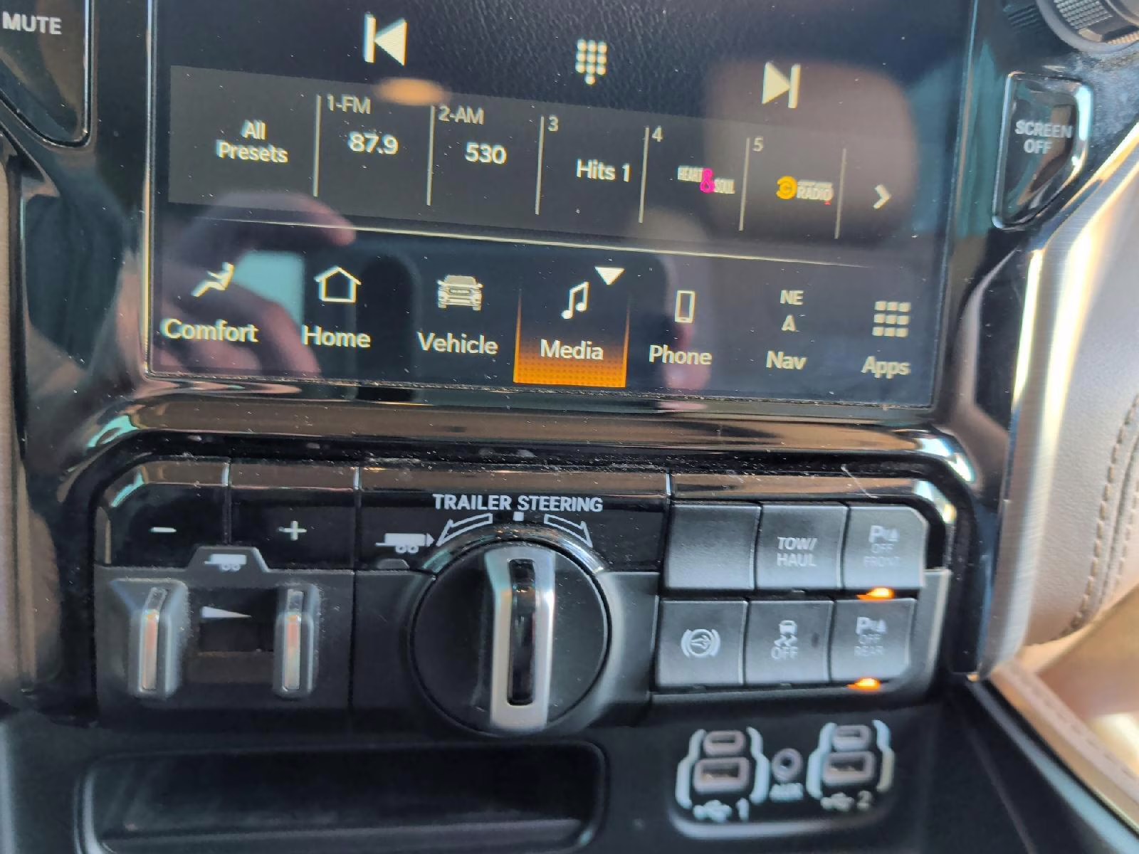 2024 Diamond Black Crystal Pearlcoat Ram 3500 Longhorn 4X4 Truck