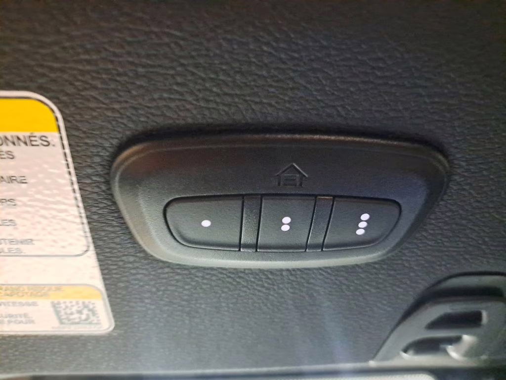 2024 Granite Crystal Metallic Clearcoat Jeep Wrangler Rubicon w/Tech & 35in Tire Pkg 4X4 SUV