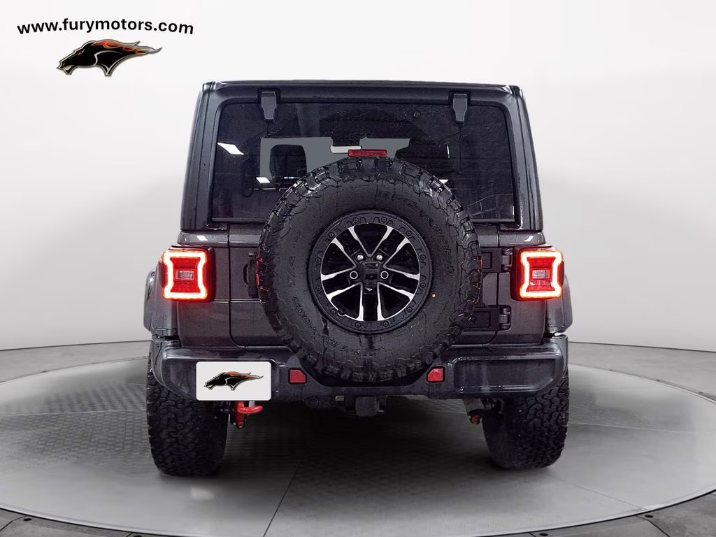 2024 Granite Crystal Metallic Clearcoat Jeep Wrangler Rubicon w/Tech & 35in Tire Pkg 4X4 SUV