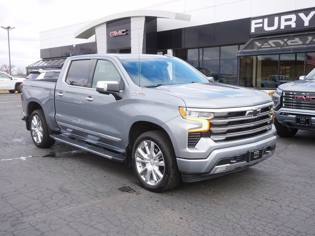 2025 Sterling Gray Metallic Chevrolet Silverado 1500 High Country 4X4 Truck