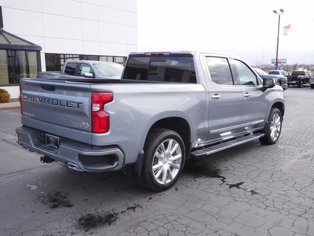 2025 Sterling Gray Metallic Chevrolet Silverado 1500 High Country 4X4 Truck