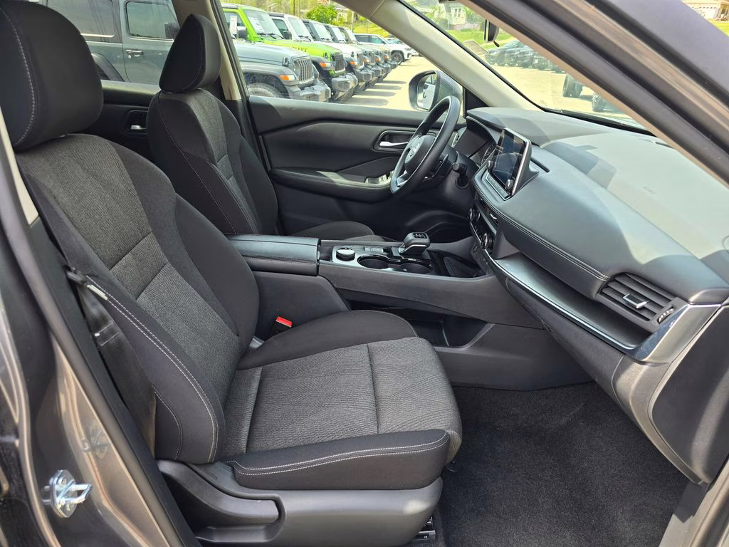 2024 Gun Metallic Nissan Rogue SV AWD SUV