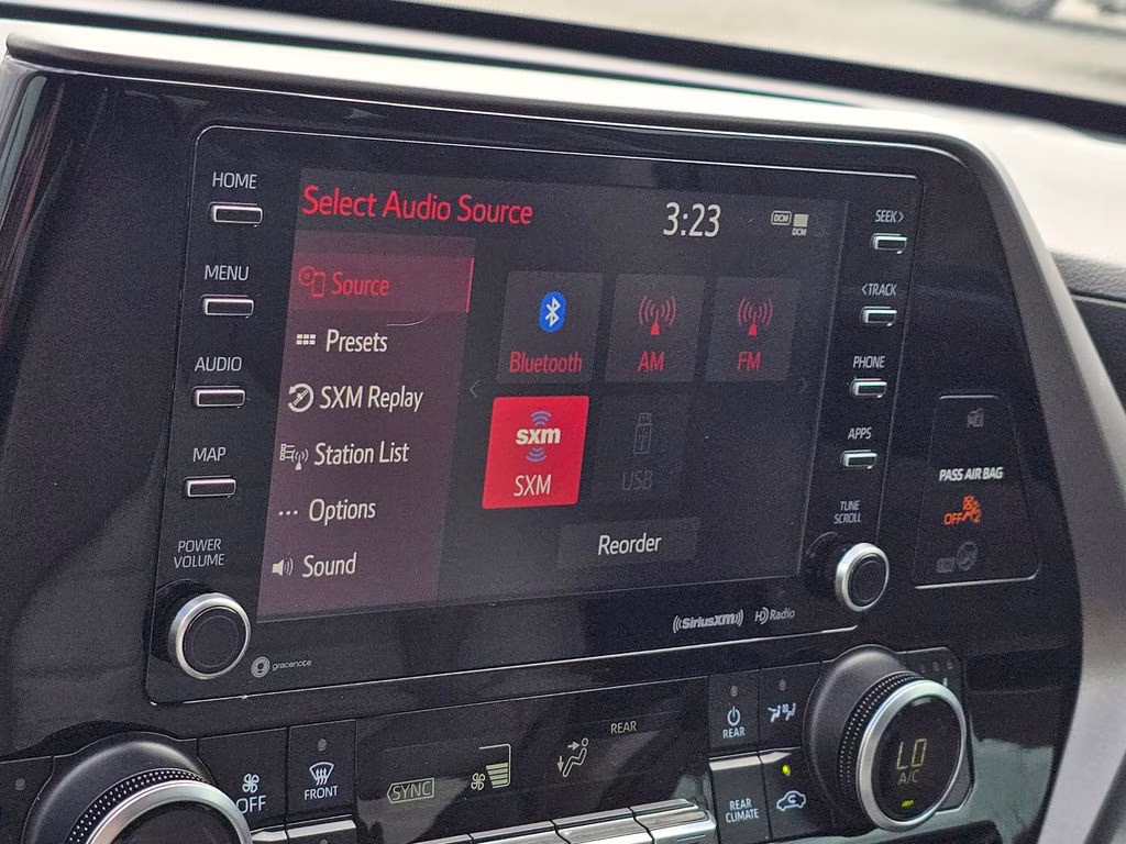 2021 Midnight Black Metallic Toyota Highlander XLE AWD SUV