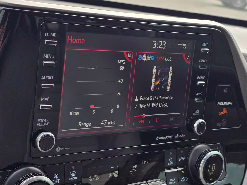 2021 Midnight Black Metallic Toyota Highlander XLE AWD SUV