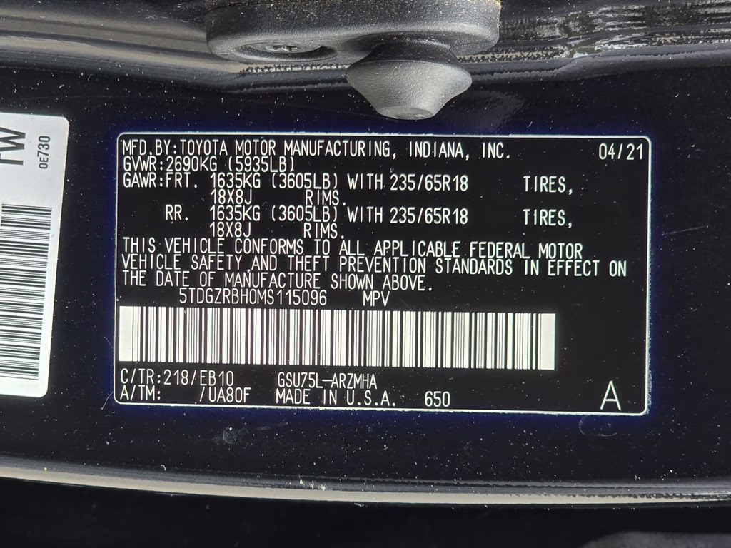 2021 Midnight Black Metallic Toyota Highlander XLE AWD SUV