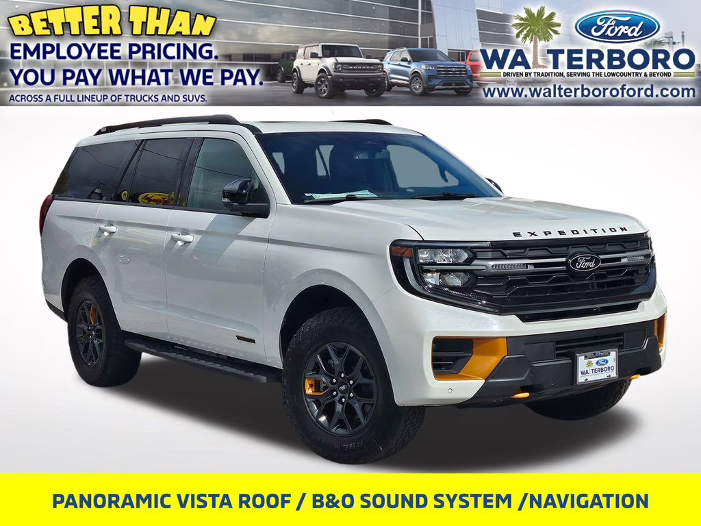 2026 Star White Metallic Tri-Coat Ford Expedition Tremor 4X4 SUV