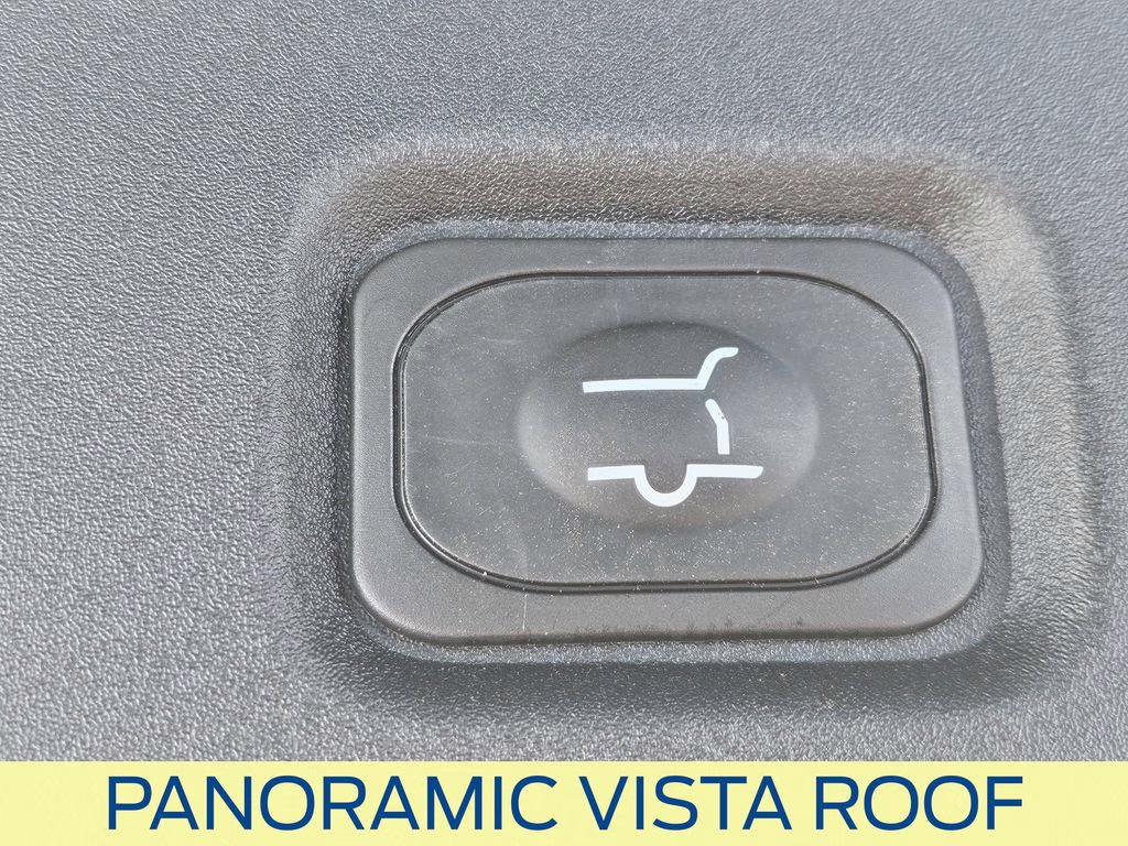 2026 Star White Metallic Tri-Coat Ford Expedition Tremor 4X4 SUV