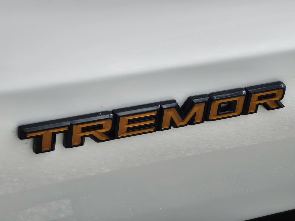 2026 Star White Metallic Tri-Coat Ford Expedition Tremor 4X4 SUV