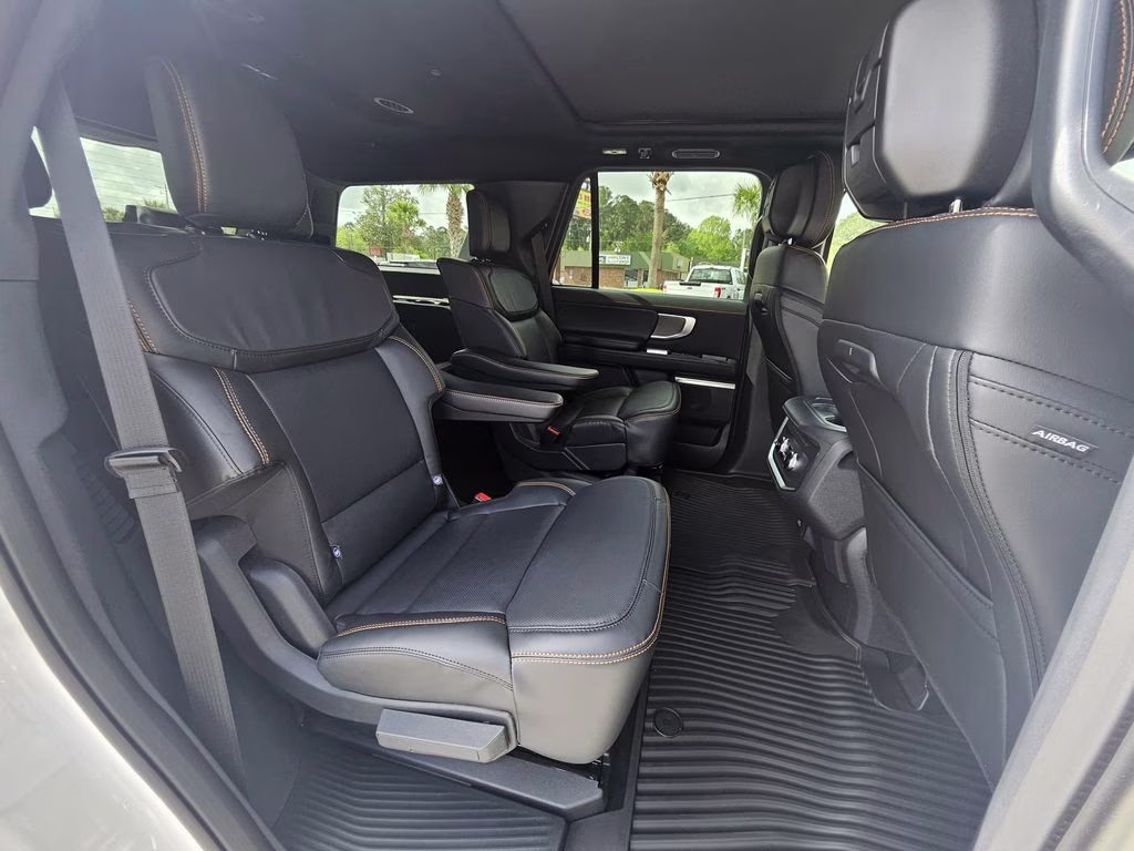 2026 Star White Metallic Tri-Coat Ford Expedition Tremor 4X4 SUV