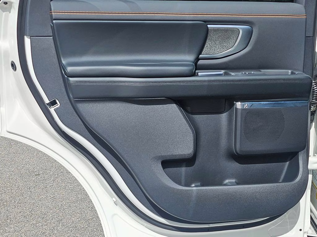 2026 Star White Metallic Tri-Coat Ford Expedition Tremor 4X4 SUV