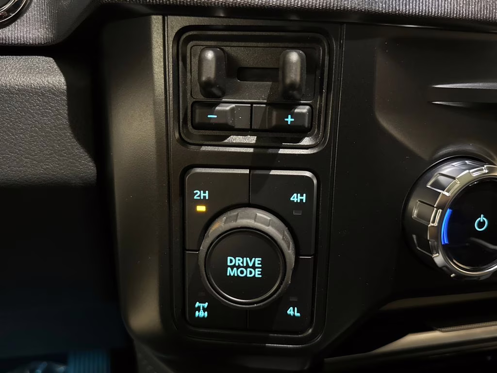 2026 Avalanche Ford Super Duty F-250 SRW Platinum 4X4 Truck