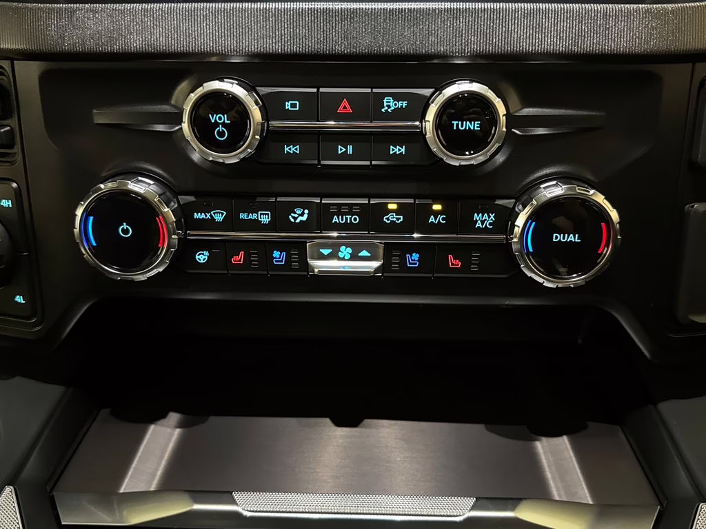 2026 Avalanche Ford Super Duty F-250 SRW Platinum 4X4 Truck