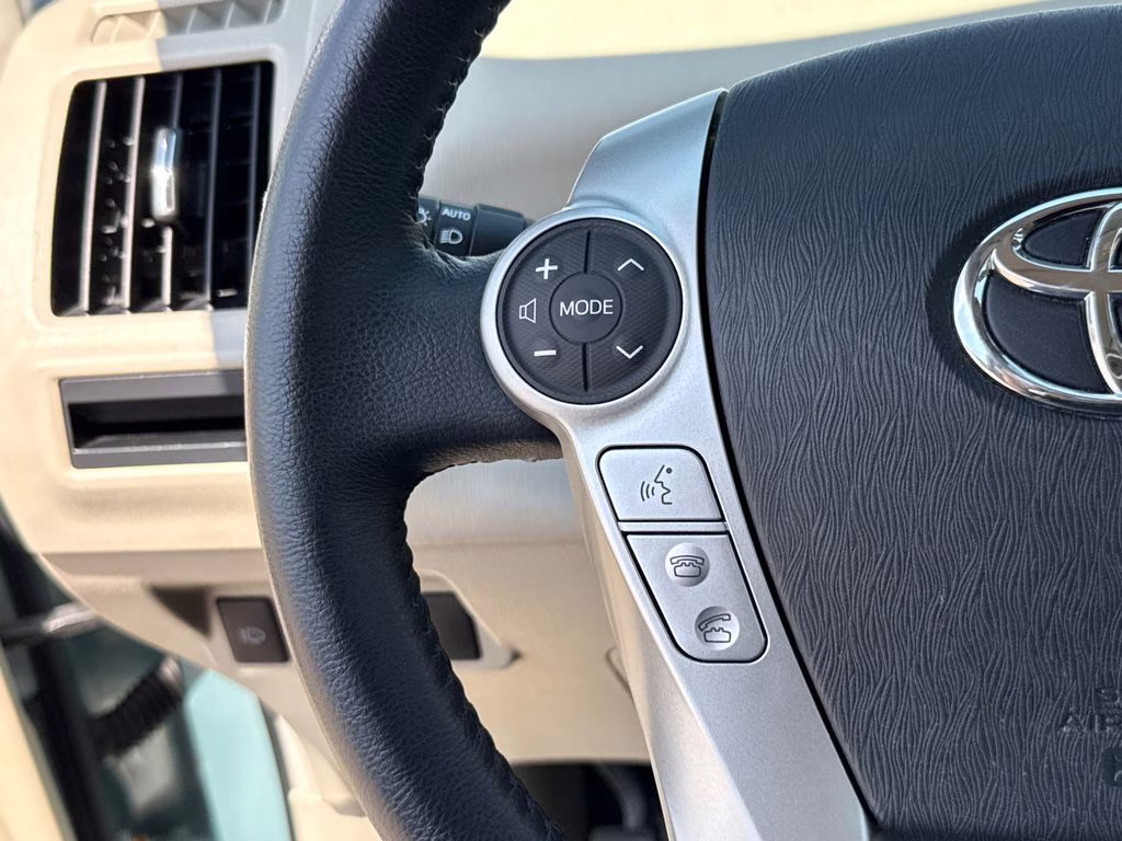 2013 Sea Glass Pearl Toyota Prius v Five FWD Crossover