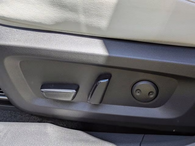 2026 Cosmic Blue Metallic Mitsubishi Outlander SE FWD SUV