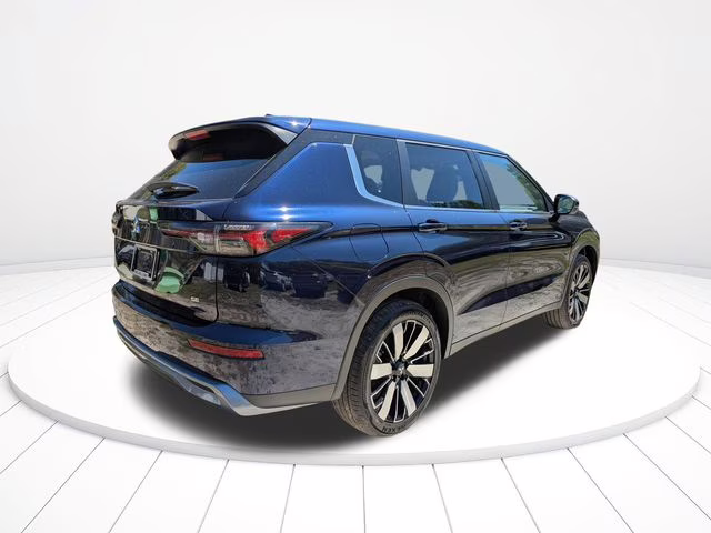 2026 Cosmic Blue Metallic Mitsubishi Outlander SE FWD SUV