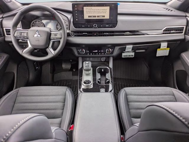 2026 White Diamond Mitsubishi Outlander SE FWD SUV