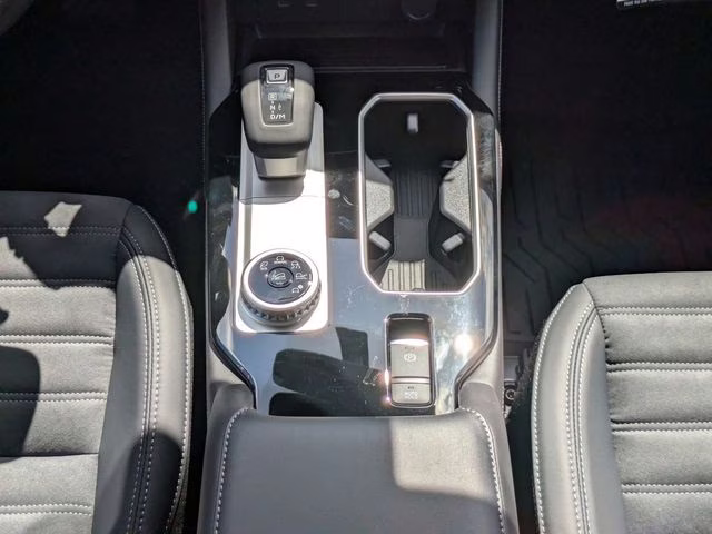 2026 E85/33j Mitsubishi Outlander SE FWD SUV