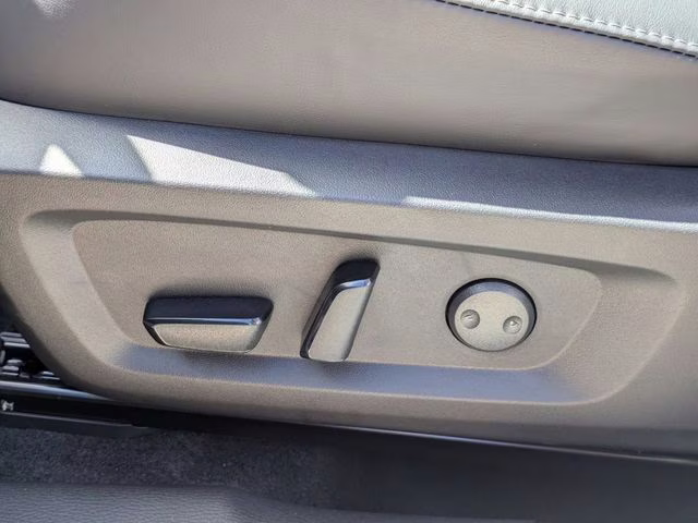 2026 E85/33j Mitsubishi Outlander SE FWD SUV