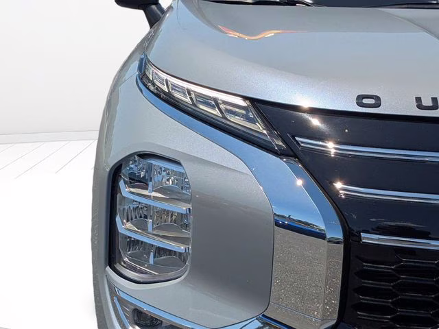 2025 Moonstone Gray Metallic/Black Roof Mitsubishi Outlander SEL FWD SUV