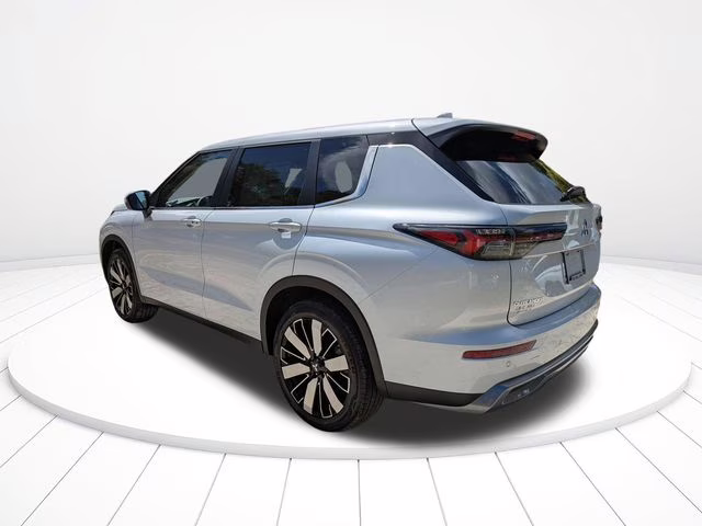 2026 E85/33j Mitsubishi Outlander SE FWD SUV