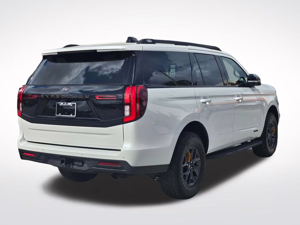 2026 Star White Metallic Tri-Coat Ford Expedition Tremor 4X4 SUV