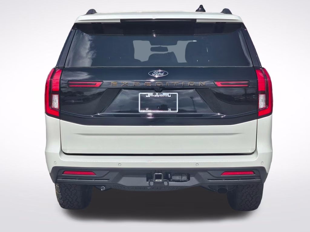 2026 Star White Metallic Tri-Coat Ford Expedition Tremor 4X4 SUV