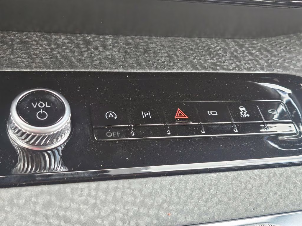 2026 Star White Metallic Tri-Coat Ford Expedition Tremor 4X4 SUV