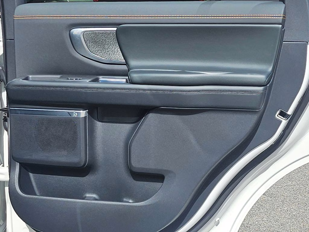 2026 Star White Metallic Tri-Coat Ford Expedition Tremor 4X4 SUV