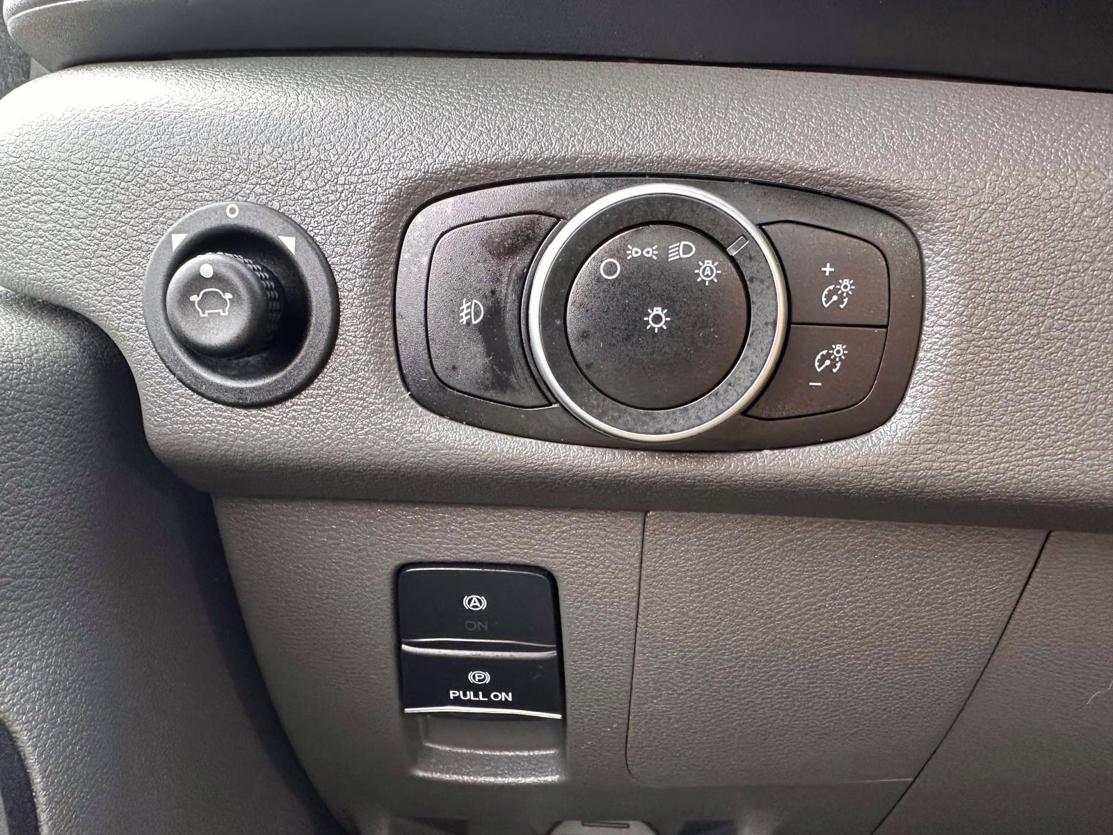 2024 Oxford White Ford Transit Cargo Van T-250 130 Low Rf 9070 GVWR RWD RWD Van