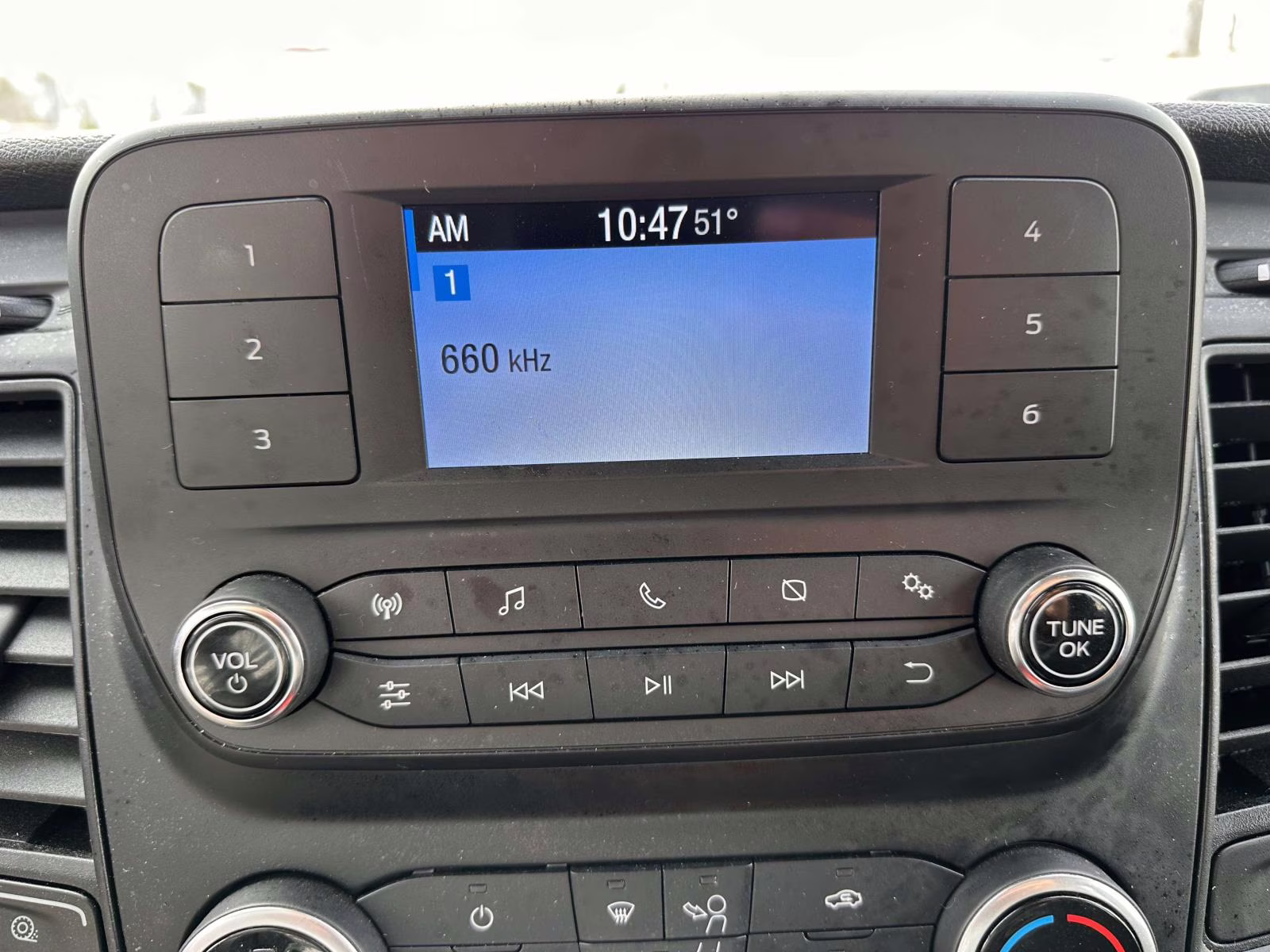 2024 Oxford White Ford Transit Cargo Van T-250 130 Low Rf 9070 GVWR RWD RWD Van