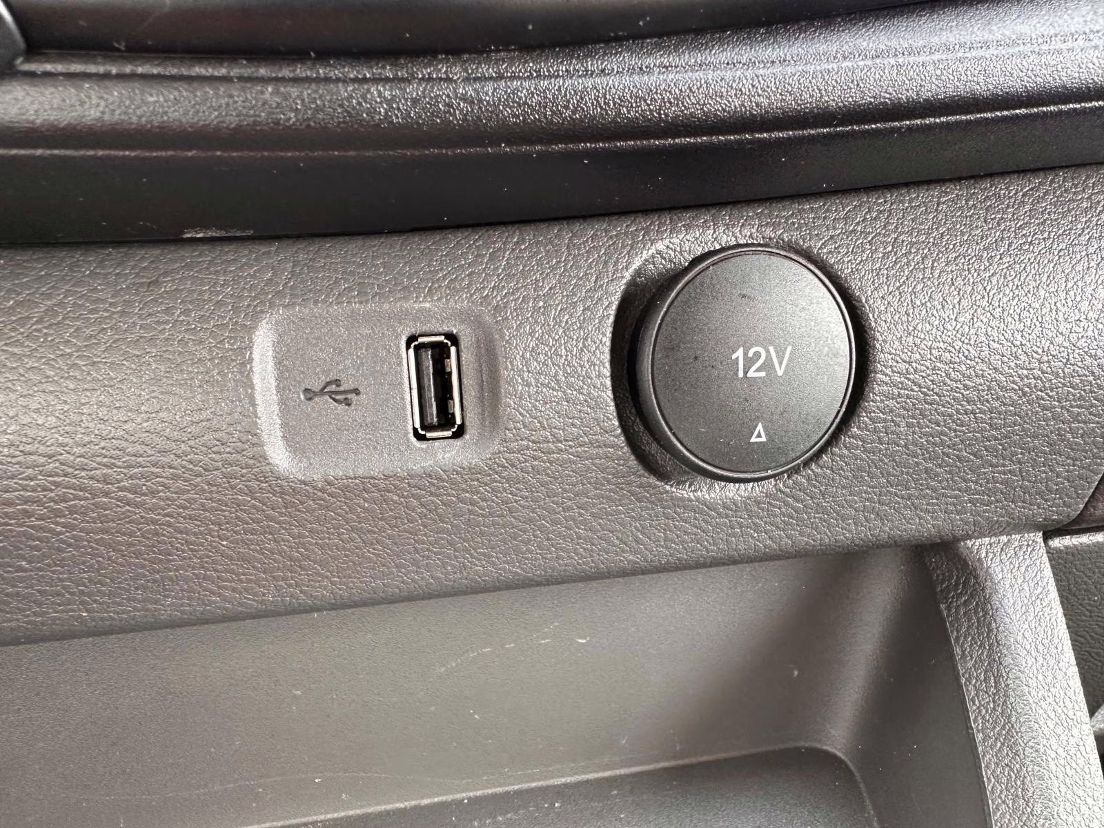 2024 Oxford White Ford Transit Cargo Van T-250 130 Low Rf 9070 GVWR RWD RWD Van