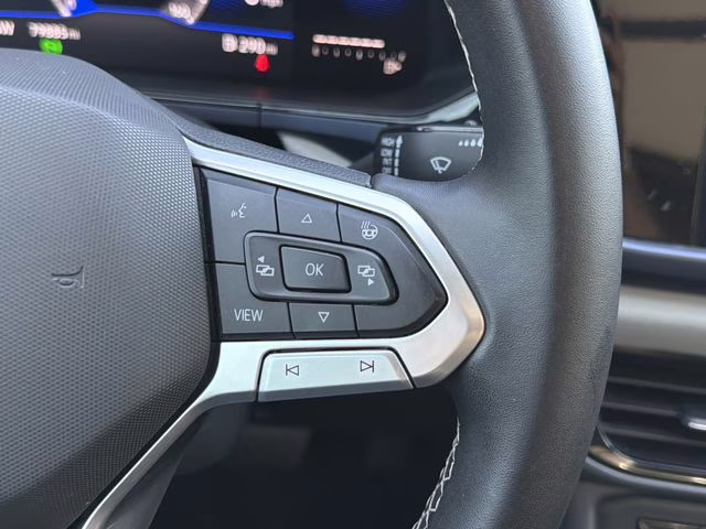 2022 Black Volkswagen Taos 1.5T SE FWD SUV